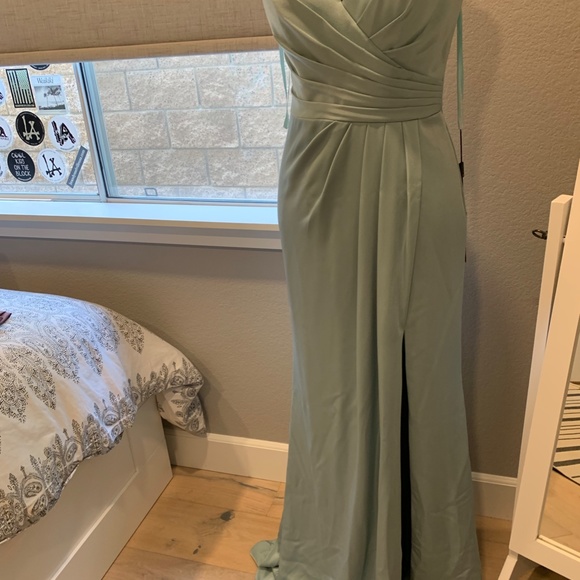 Faviana Evening Dress Size 4 - Picture 5 of 6